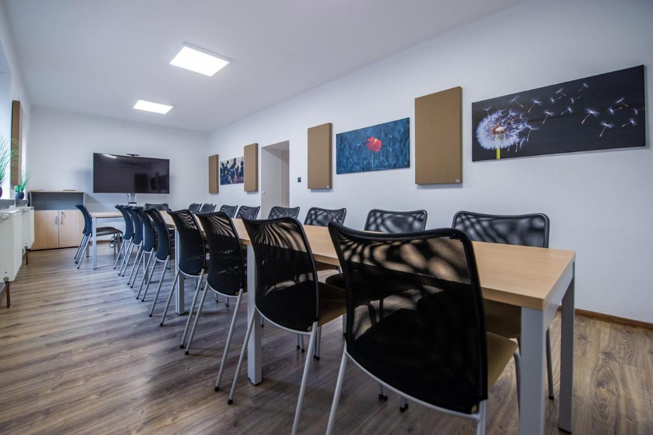 Gosciniec Promus Hotel Забже Екстериор снимка