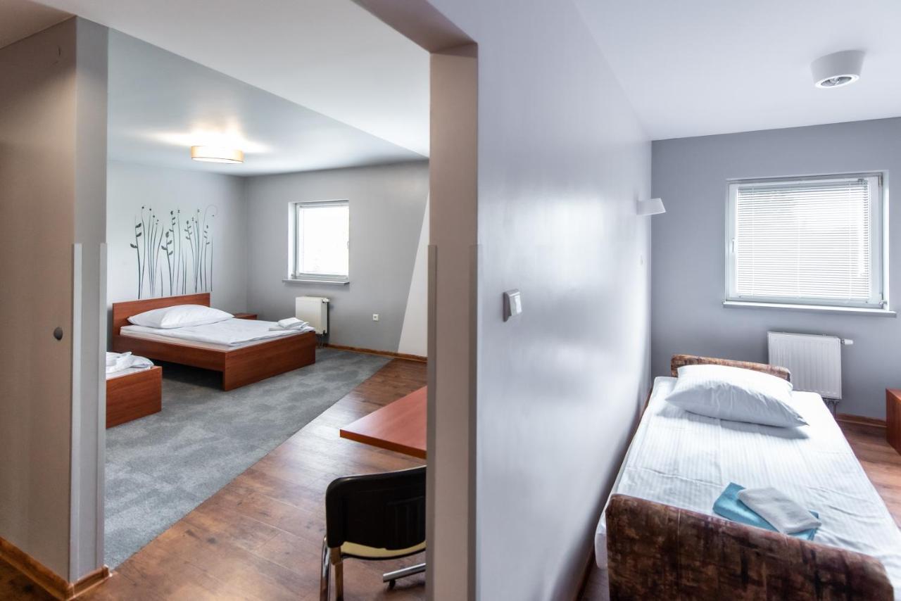 Gosciniec Promus Hotel Забже Екстериор снимка