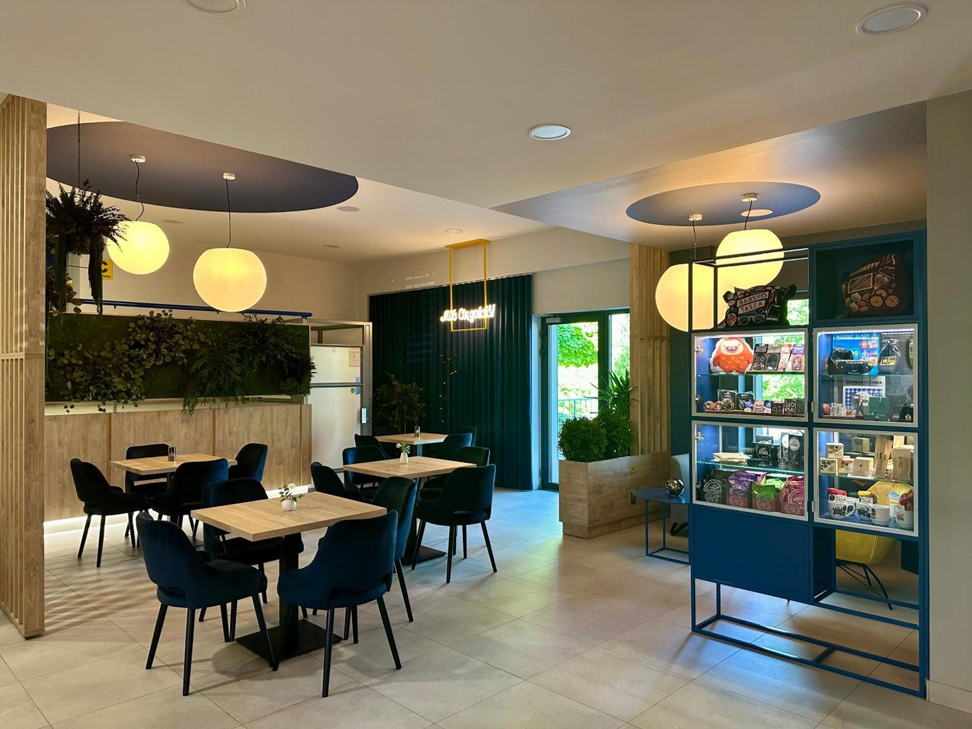Gosciniec Promus Hotel Забже Екстериор снимка