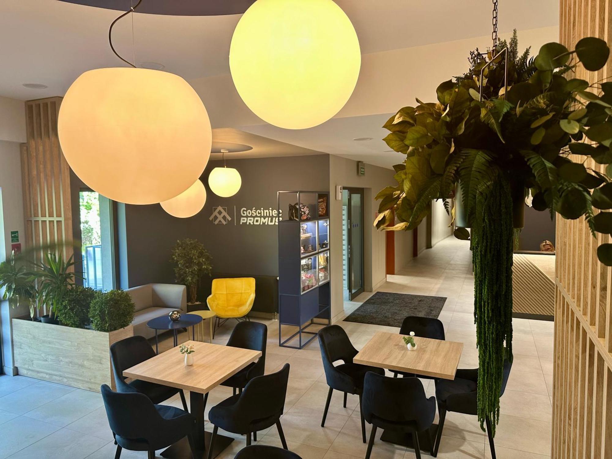Gosciniec Promus Hotel Забже Екстериор снимка